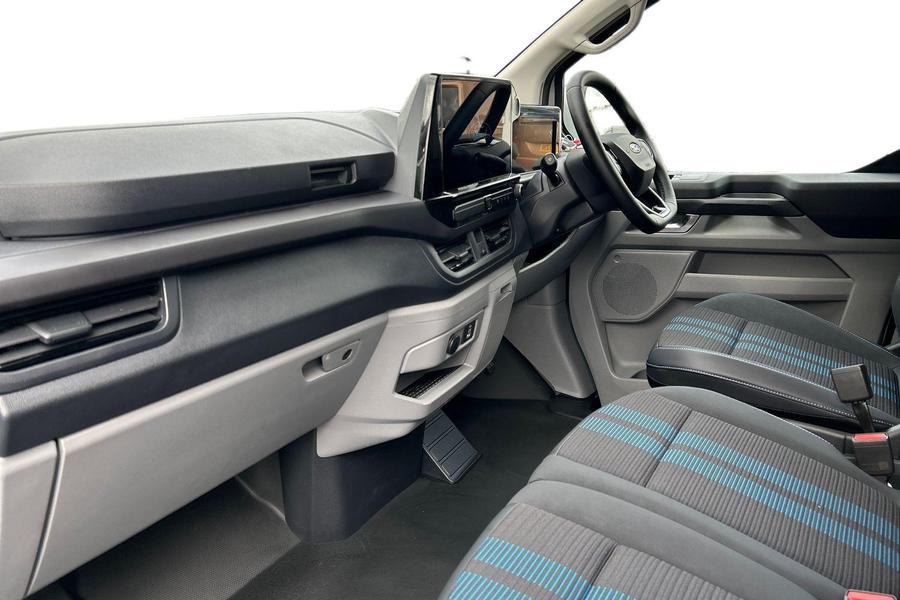 Ford TRANSIT CUSTOM Photo b541519e-321b-4ebb-b14d-920d31250348.jpg