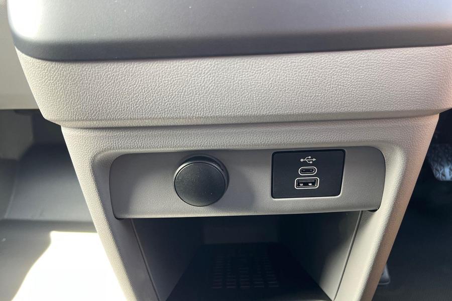Ford TRANSIT CUSTOM Photo b5420578-2f7b-4e7c-97b3-01d1947d33e2.jpg