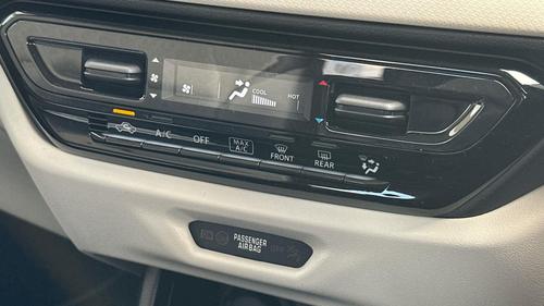 Suzuki Swift Photo b5429178-5ed9-463c-ac79-1db736c9e790.jpg