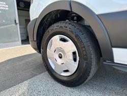 Ford Transit Trend Photo 19