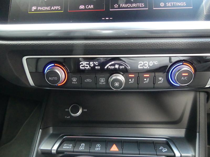 Audi Q3 Photo b557c127-1777-4753-971d-d78dad405e81.jpg