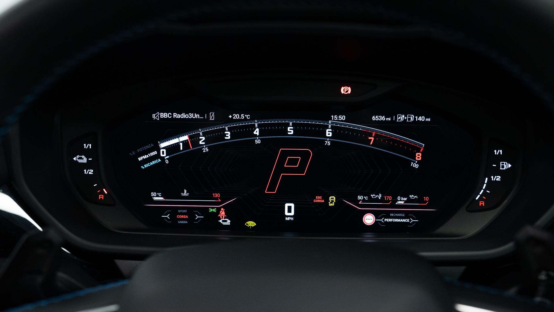 LAMBORGHINI Urus Photo b572b27f-cb6c-4d0c-8151-14ea635105ef.jpg