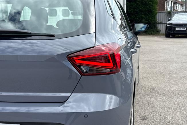 SEAT Ibiza Photo 18