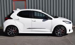 Toyota YARIS Photo 1