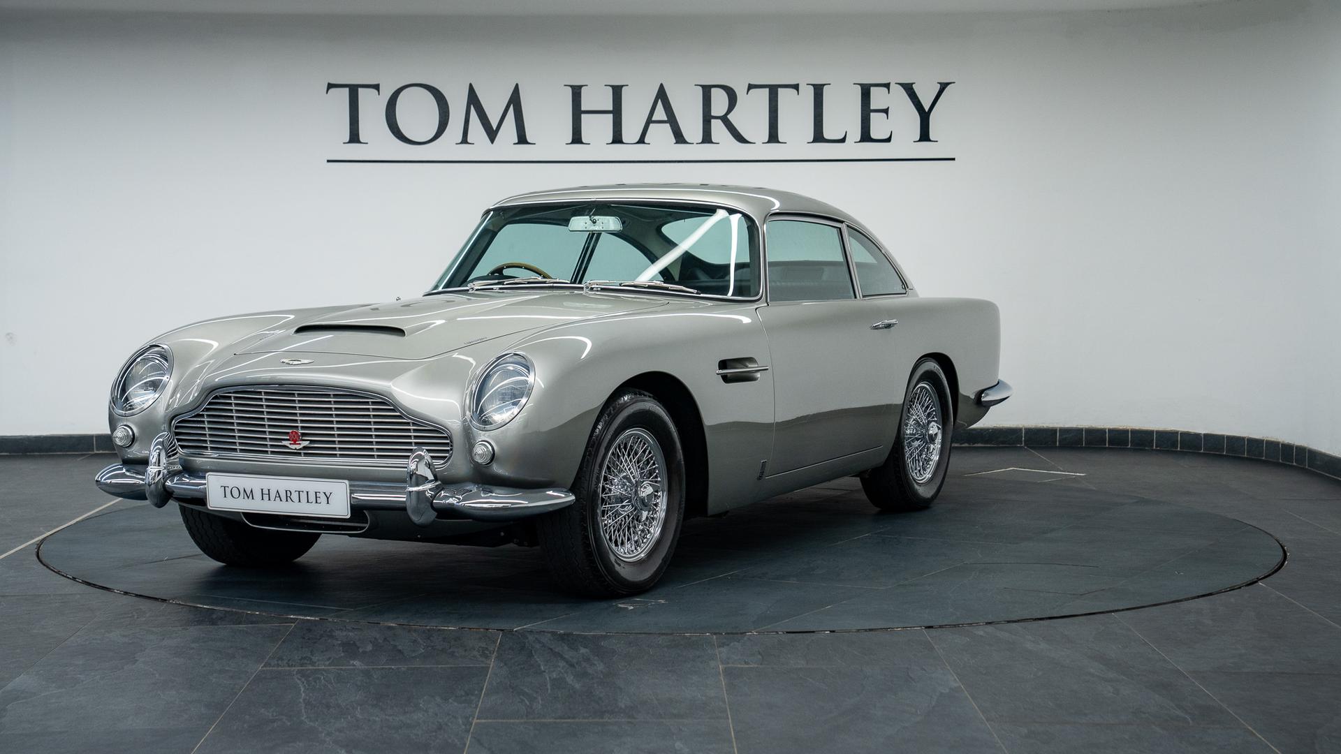 Aston Martin DB5 Photo b57908e9-9ef3-4f2f-9301-3784153bb1a7.jpg