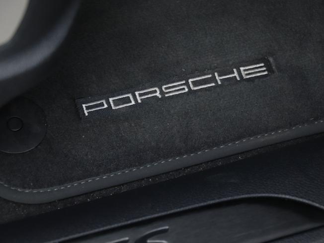 PORSCHE Macan Photo 43