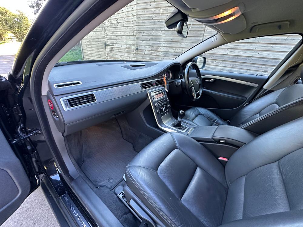 Used Volvo XC70 RE11DBU 20