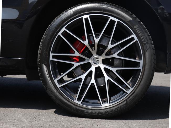 PORSCHE Macan Photo 14