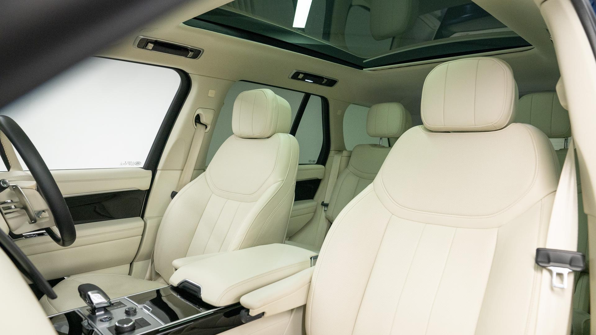Land Rover Range Rover Photo b5a38f58-5bb3-435c-99fd-1543d9c6428c.jpg