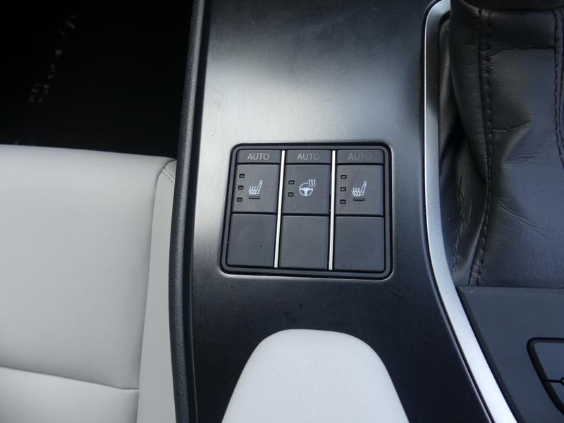 Lexus UX Photo b5ac5557-81b6-4412-b3a7-858532bb23cc.jpg