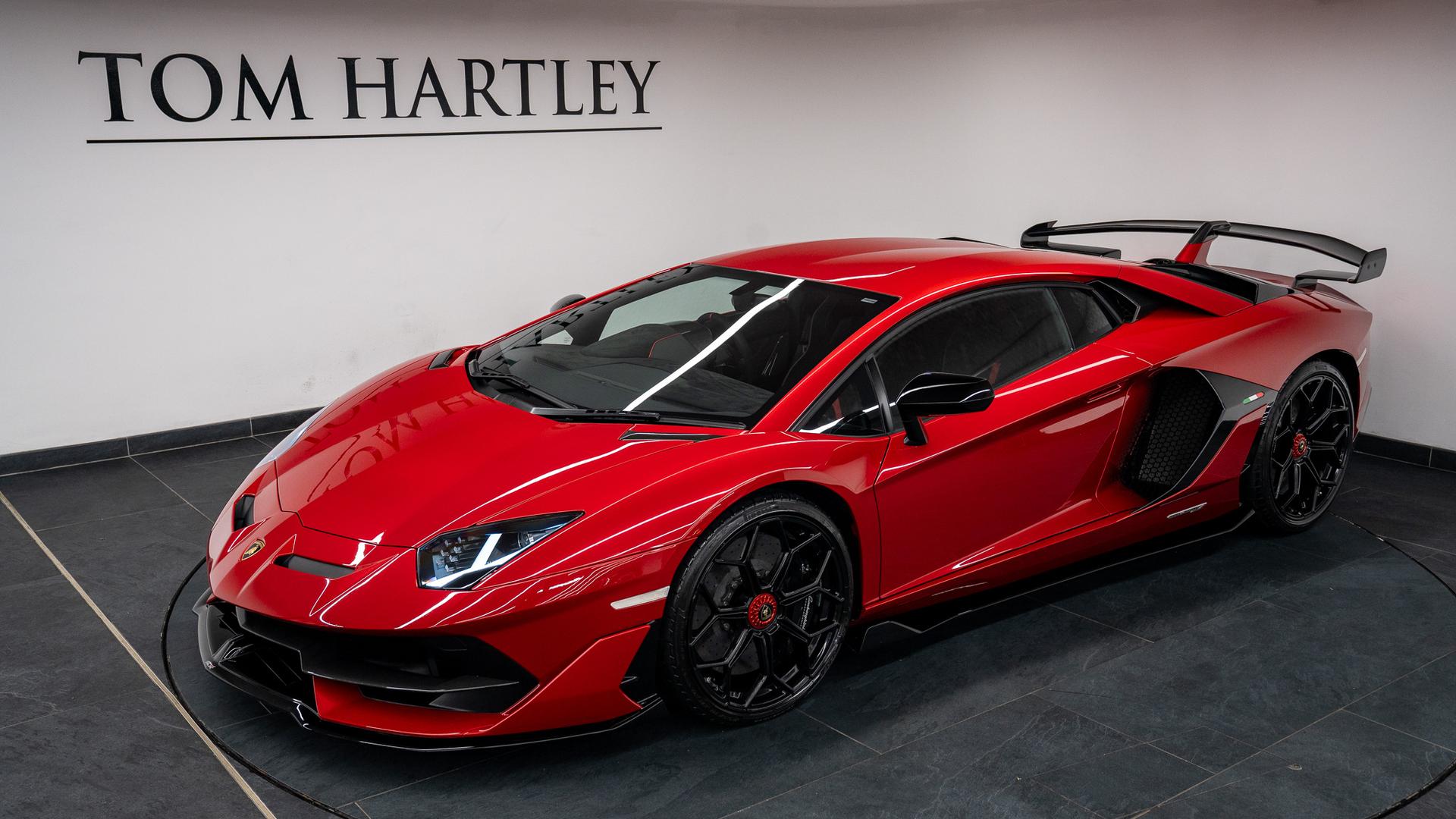 LAMBORGHINI Aventador Photo b5b81db6-76c2-4427-afb9-1e99659093a1.jpg