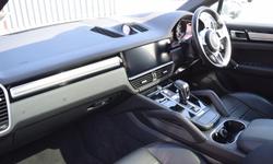 Porsche CAYENNE Photo 10
