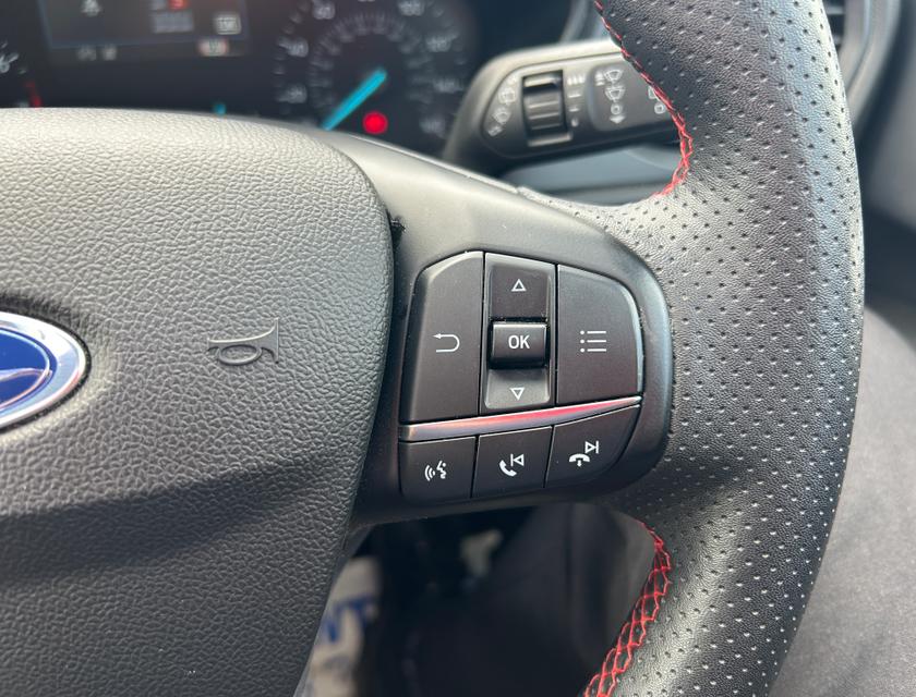 Ford Focus Photo b5bb1553-aa43-4cb9-ab77-9c830e965898.jpg