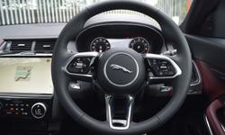 Jaguar E-PACE Photo 13