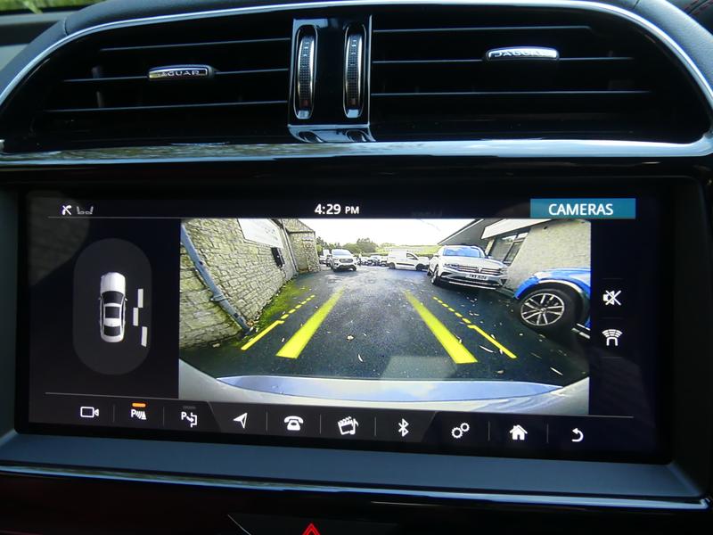 Jaguar XE Photo b5c3bbab-fe52-4b6e-bcdd-84685bdb46a8.jpg