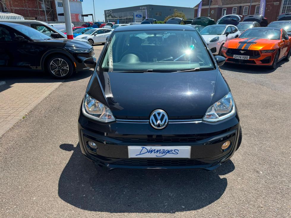 Volkswagen up! Photo b5d11e95-be8c-4aa7-9f00-038ecb1242b1.jpeg