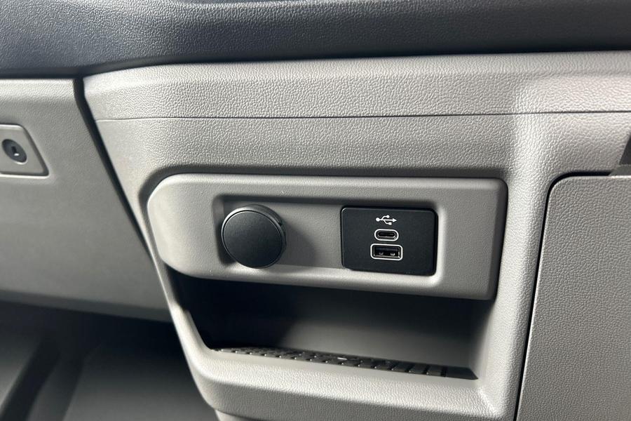 Ford TRANSIT CUSTOM Photo b5f4ff7b-454e-4623-8a4d-306eeff6edb6.jpg