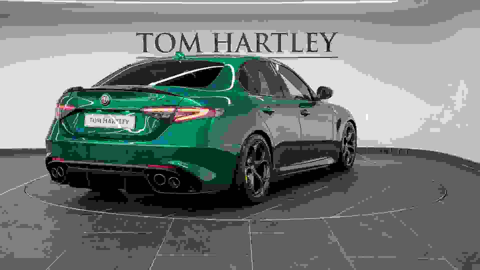 Alfa Romeo Giulia Photo b5f5c4e4-2958-40bb-a764-e70a7db1ad42.jpg