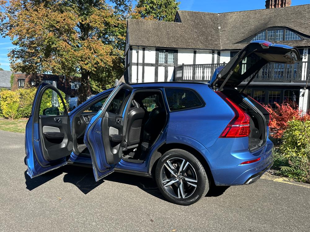 Used Volvo XC60 YN19JSO 16