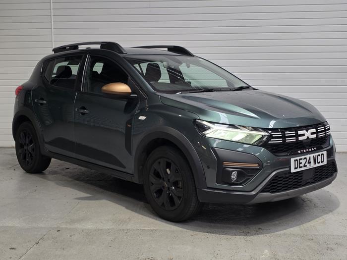 Used 2024 Dacia Sandero Stepway 1.0 TCe EXTREME Hatchback 5dr Petrol CVT Euro 6 (s/s) (90 ps) Green at Windsors of Wallasey