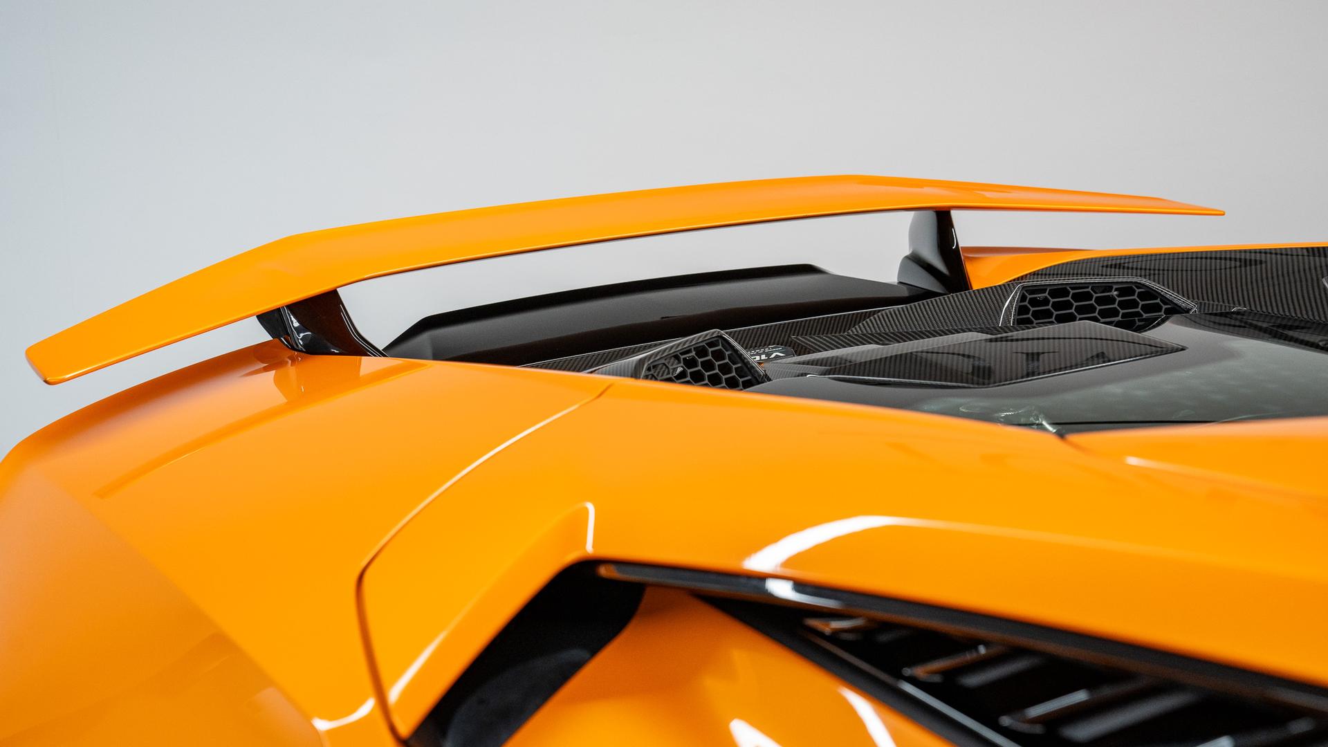 LAMBORGHINI Huracan Photo b60f2951-c6b6-42d1-b572-d8b51c8ea35d.jpg