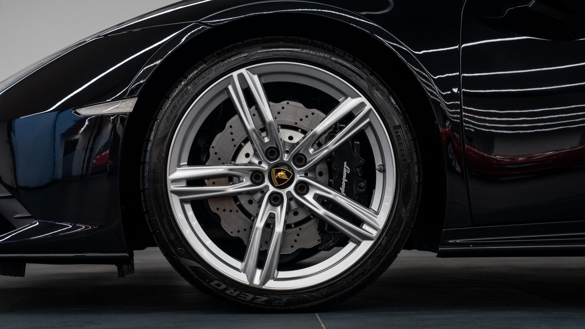 LAMBORGHINI Huracan Photo b612d7f1-3844-4f94-813b-c671658fe078.jpg