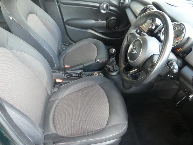 MINI Hatch Photo b627b976-f305-49ea-8427-2fcdf92c6841.jpg