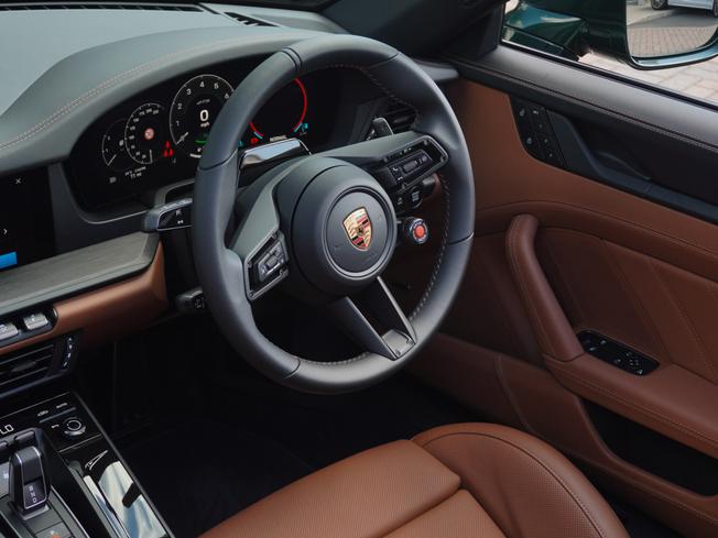 PORSCHE 911 Photo 3