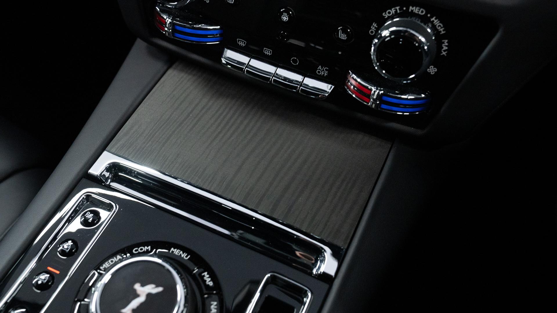 Rolls-Royce Ghost Photo b62f094e-b4f9-4b46-92e0-72150aeb7f68.jpg