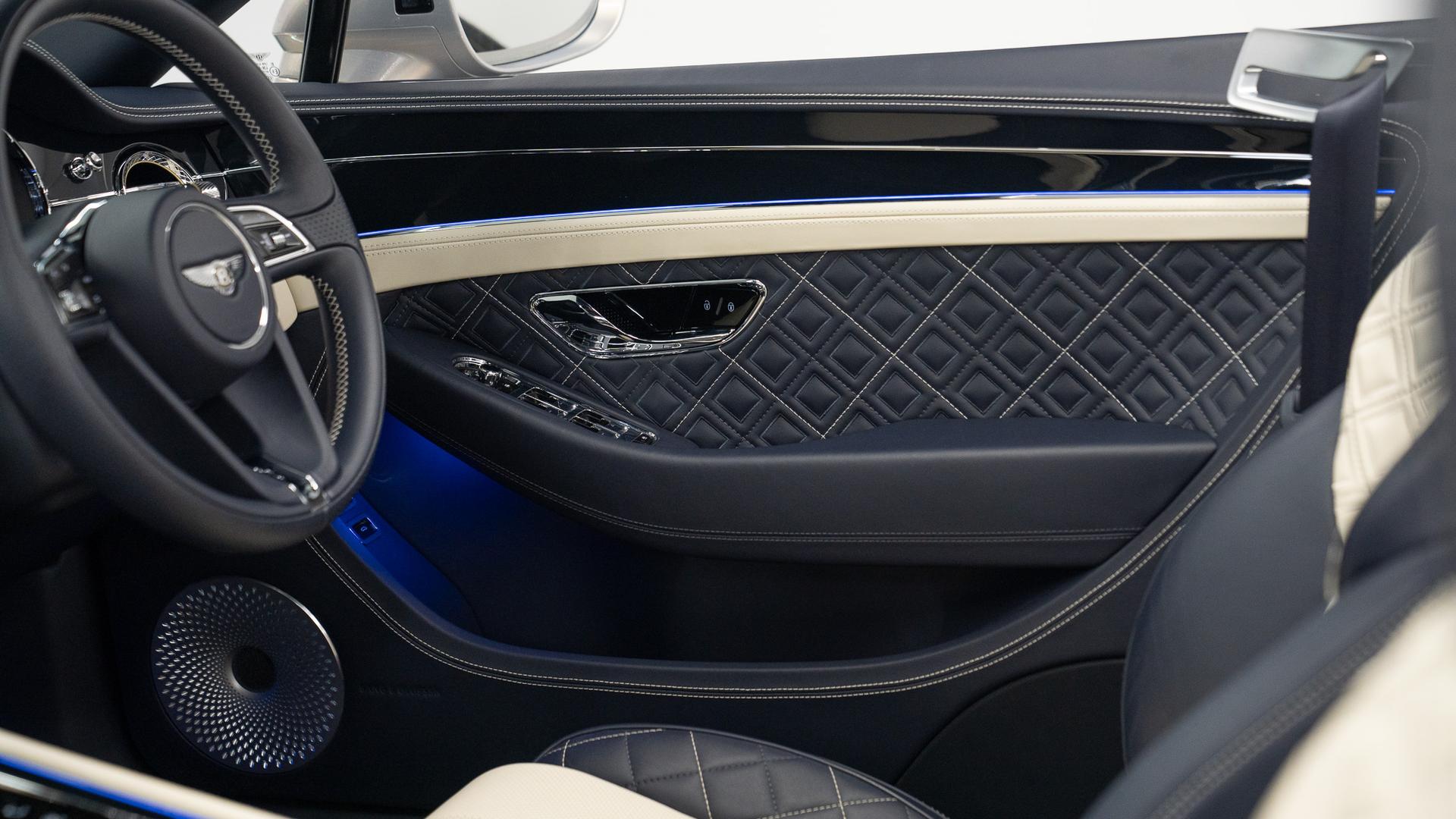 Bentley Continental GTC Photo b63602a7-765b-4ab6-bac0-da7b8509e0f7.jpg