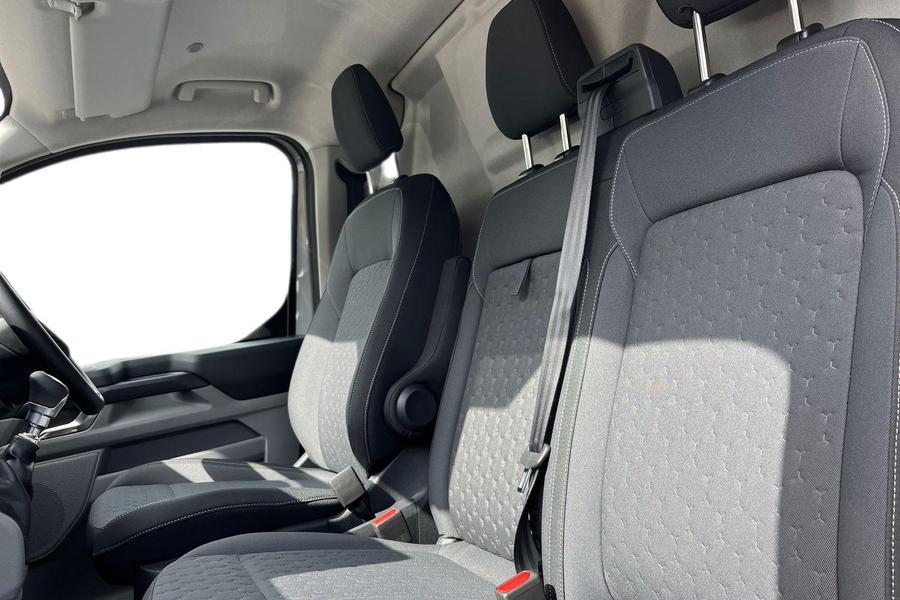 Ford TRANSIT CUSTOM Photo b645a0e9-a4bf-4b0f-a43f-4d876de00254.jpg