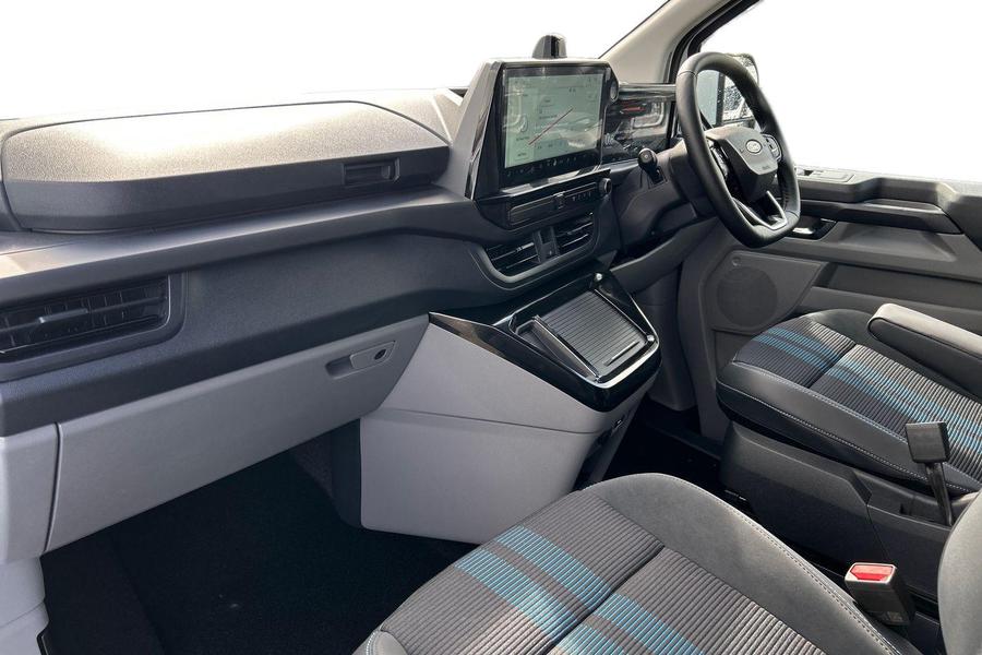 Ford TRANSIT CUSTOM Photo b6549674-24c2-4e07-9086-c03400cd45f2.jpg