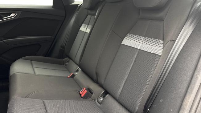 AUDI Q4 E-Tron Photo 7