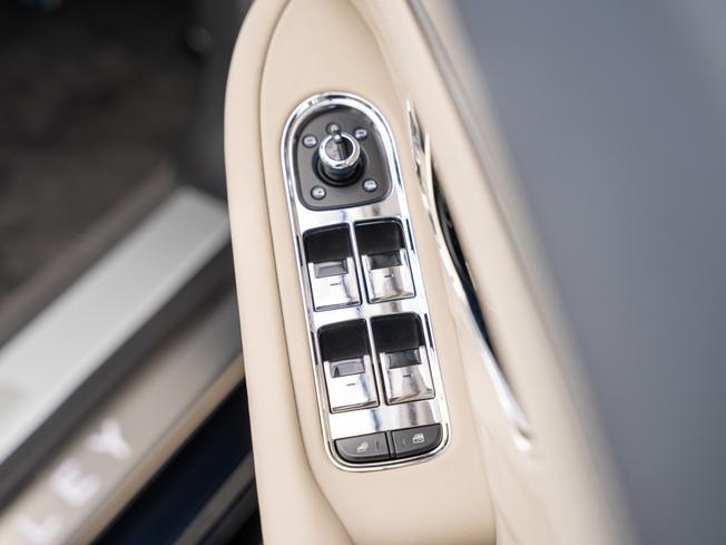 BENTLEY Continental GTC Photo 35