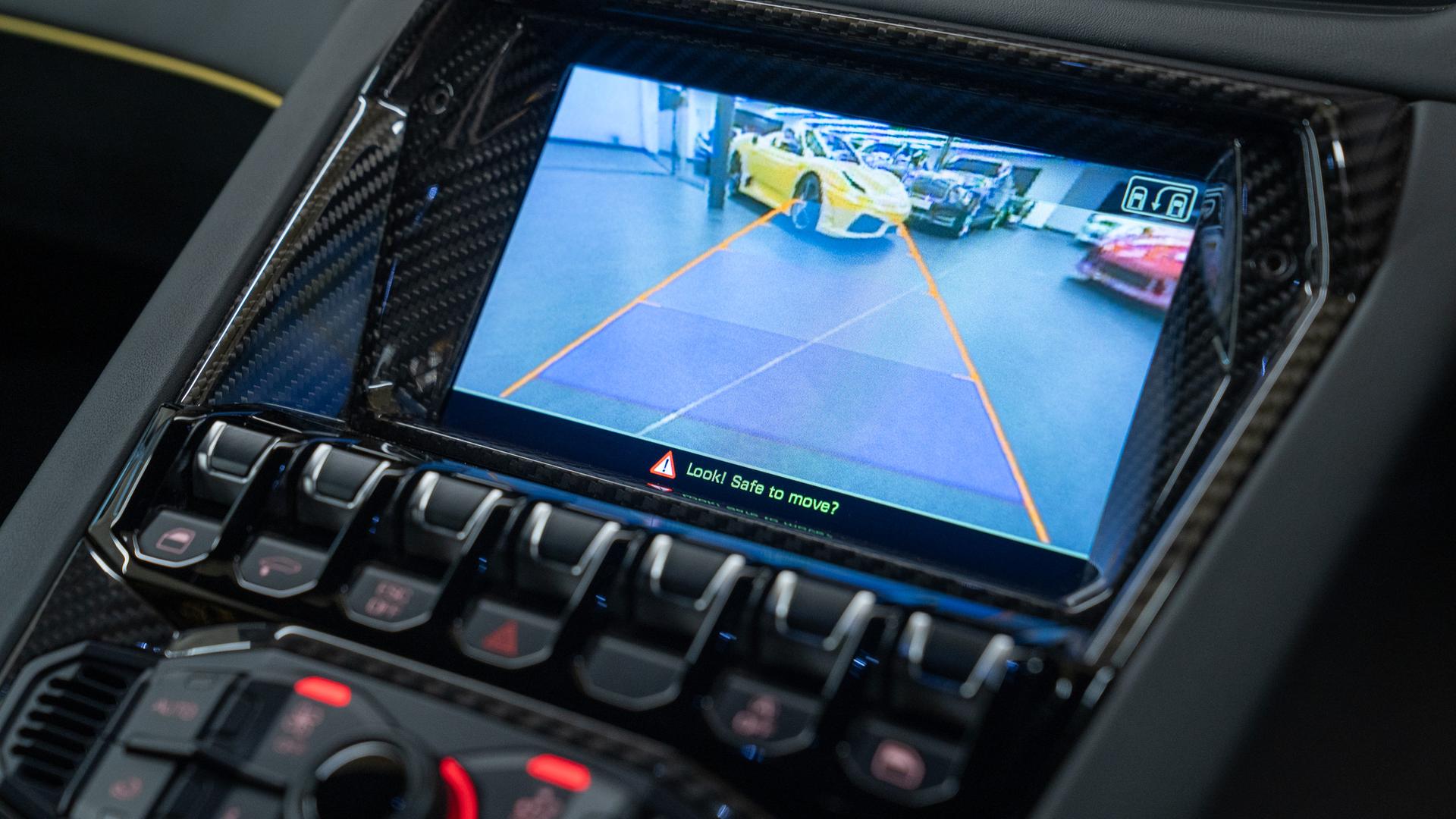 LAMBORGHINI Aventador Photo b685129f-839b-44dc-ab17-3f7262cb6bd5.jpg