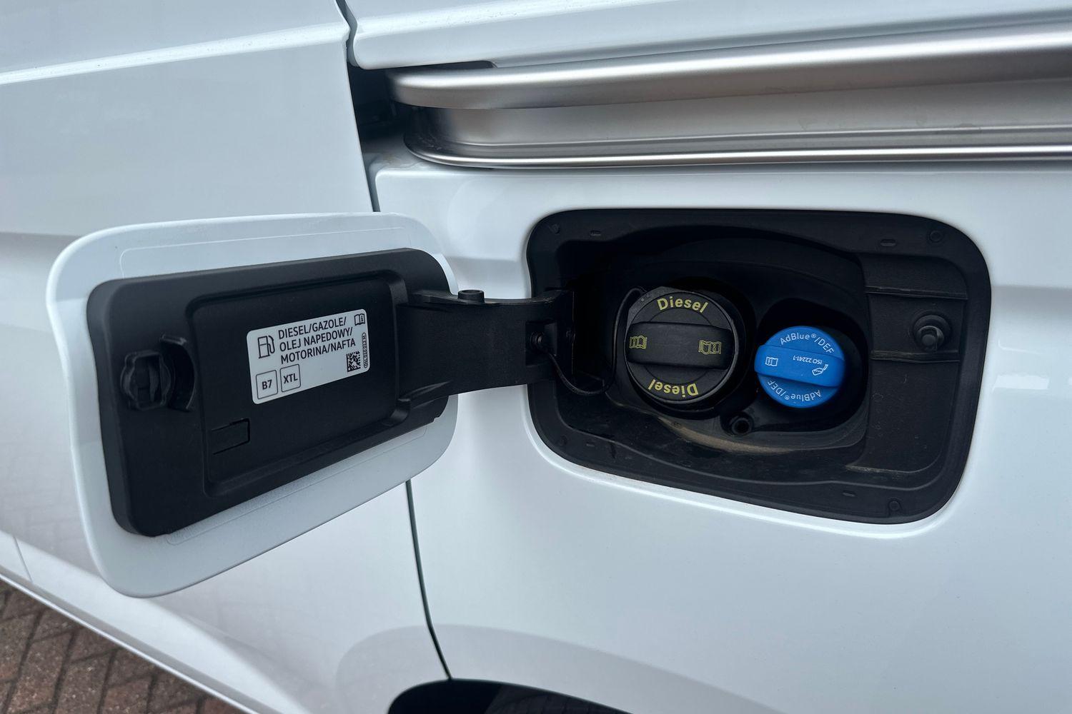 Ford TRANSIT CONNECT Photo 15