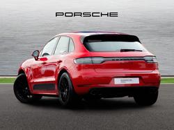 PORSCHE Macan Photo 2