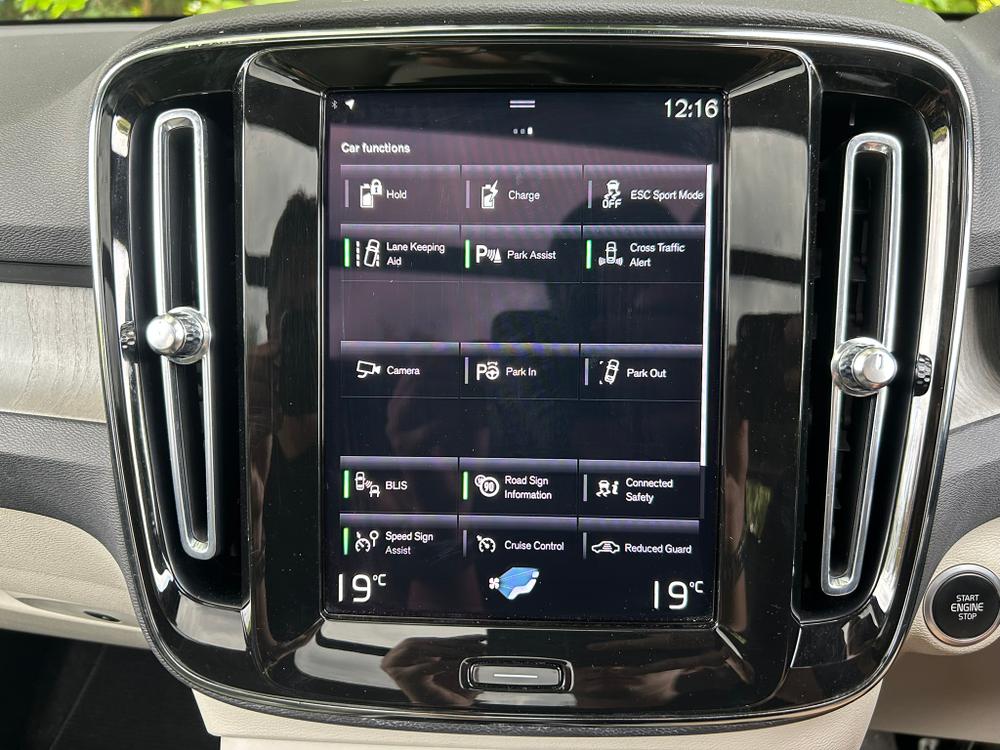 Used Volvo XC40 HG70AAO 41