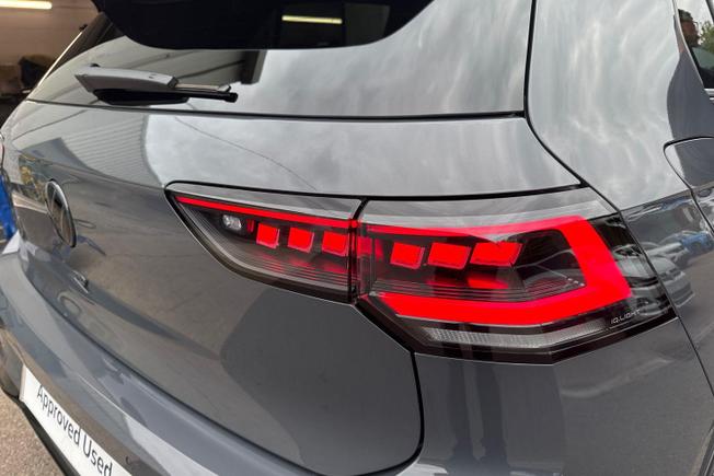 VOLKSWAGEN Golf Photo 18