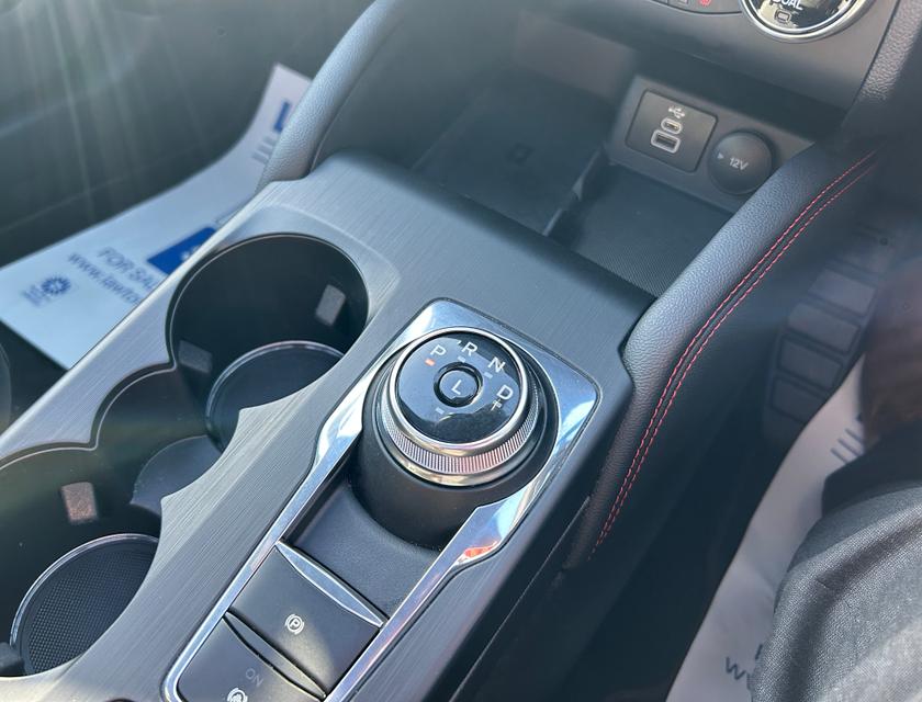 Ford Kuga Photo b6cd6fcc-8d98-4763-a26e-cd36350d9266.jpg