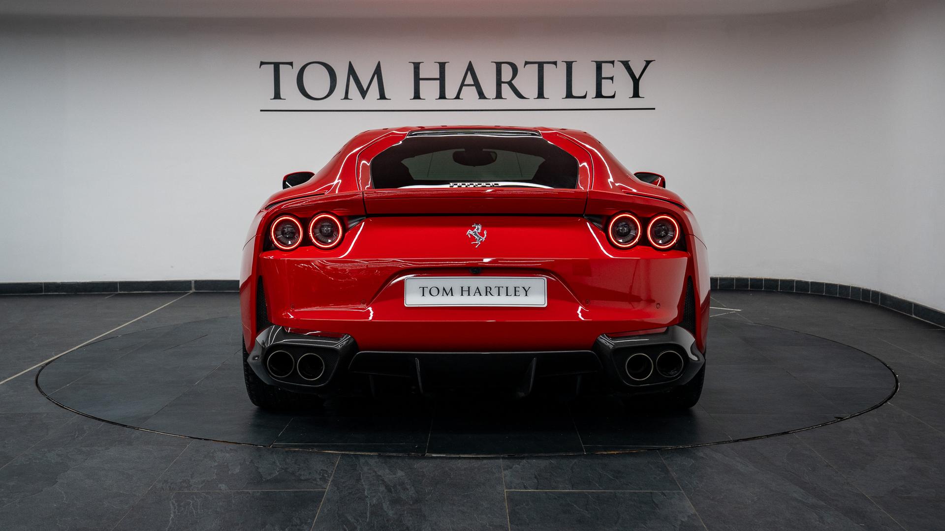 Ferrari 812 Photo b6f33629-bafd-4472-8575-d139f896eba8.jpg
