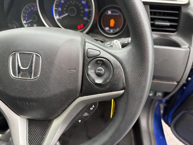 Honda Jazz Photo b70eab30-be32-4a5a-a568-dcc5f1c669f2.jpg