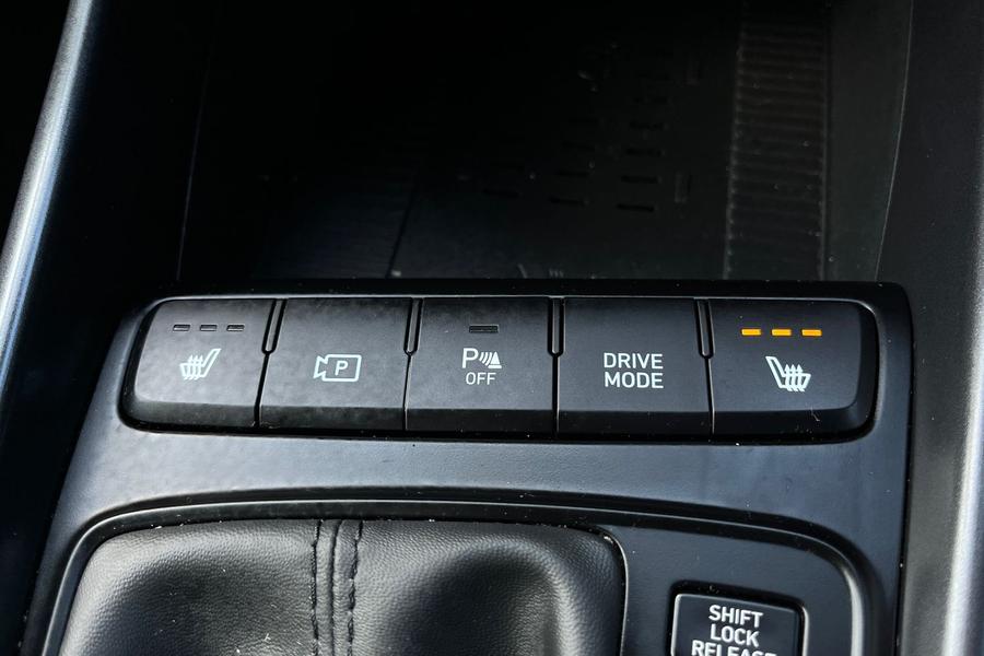 Hyundai BAYON Photo b7126e9f-cdd2-4784-8b8d-0b0bc6531d62.jpg