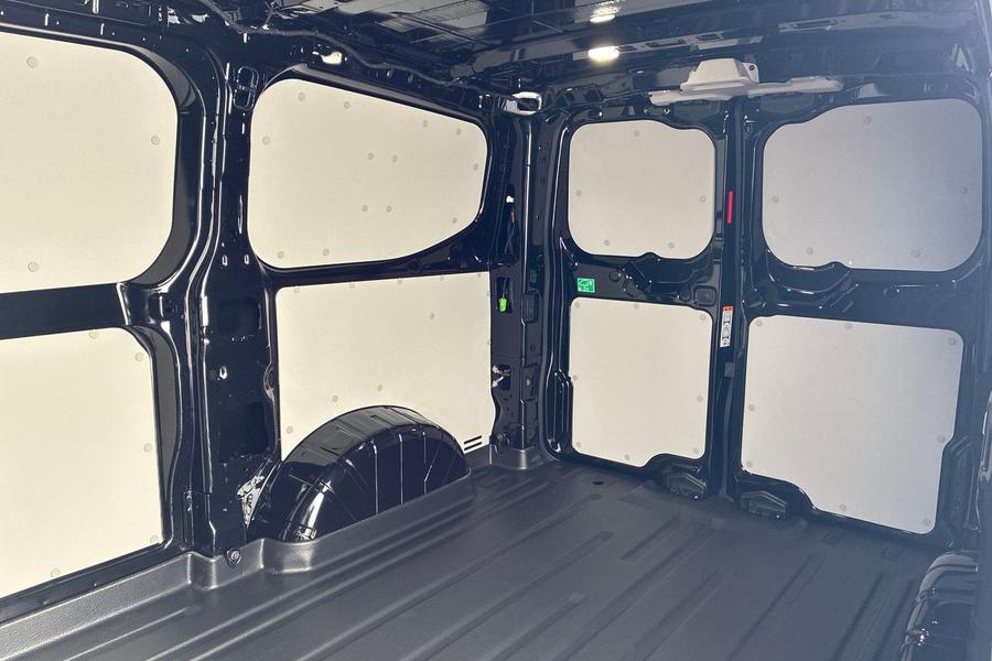 Ford TRANSIT CUSTOM Photo b7244a94-7bd7-4e73-b16f-85dc18bce8a9.jpg