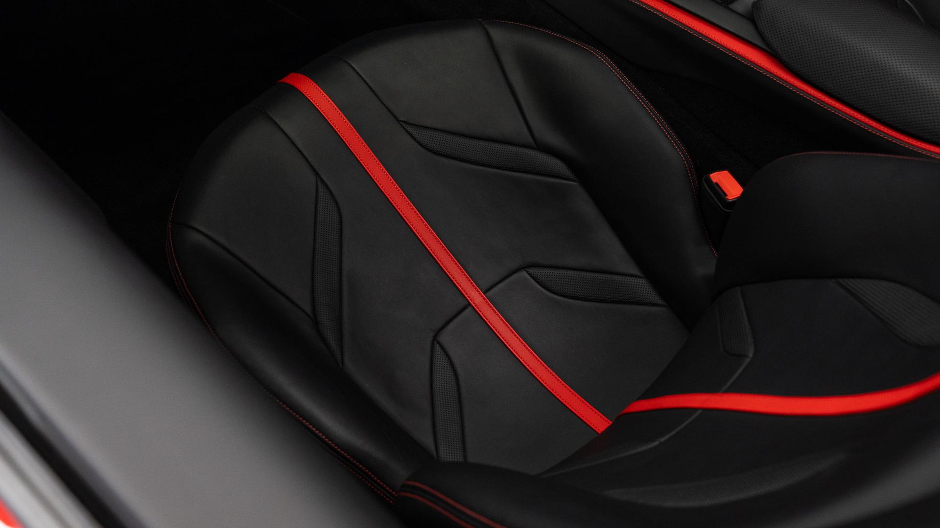 Ferrari 812 Photo b7248ddc-11cd-4bdd-912b-3df93f7c6773.jpg