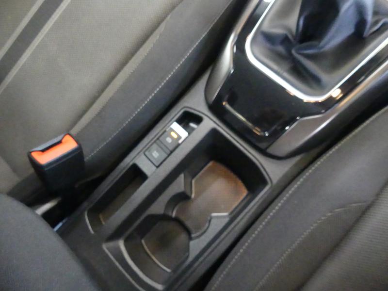 Volkswagen T-Roc Photo b73372e3-820f-4d57-b304-8174ff31cc69.jpg