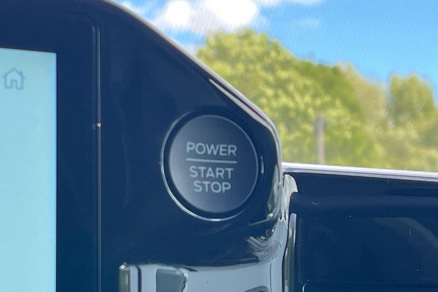 Ford TRANSIT CUSTOM Photo b73722b4-e767-4d01-8f68-8c237bb96070.jpg