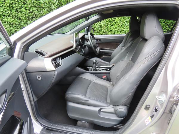 Used Toyota C-HR WM68YHU 15