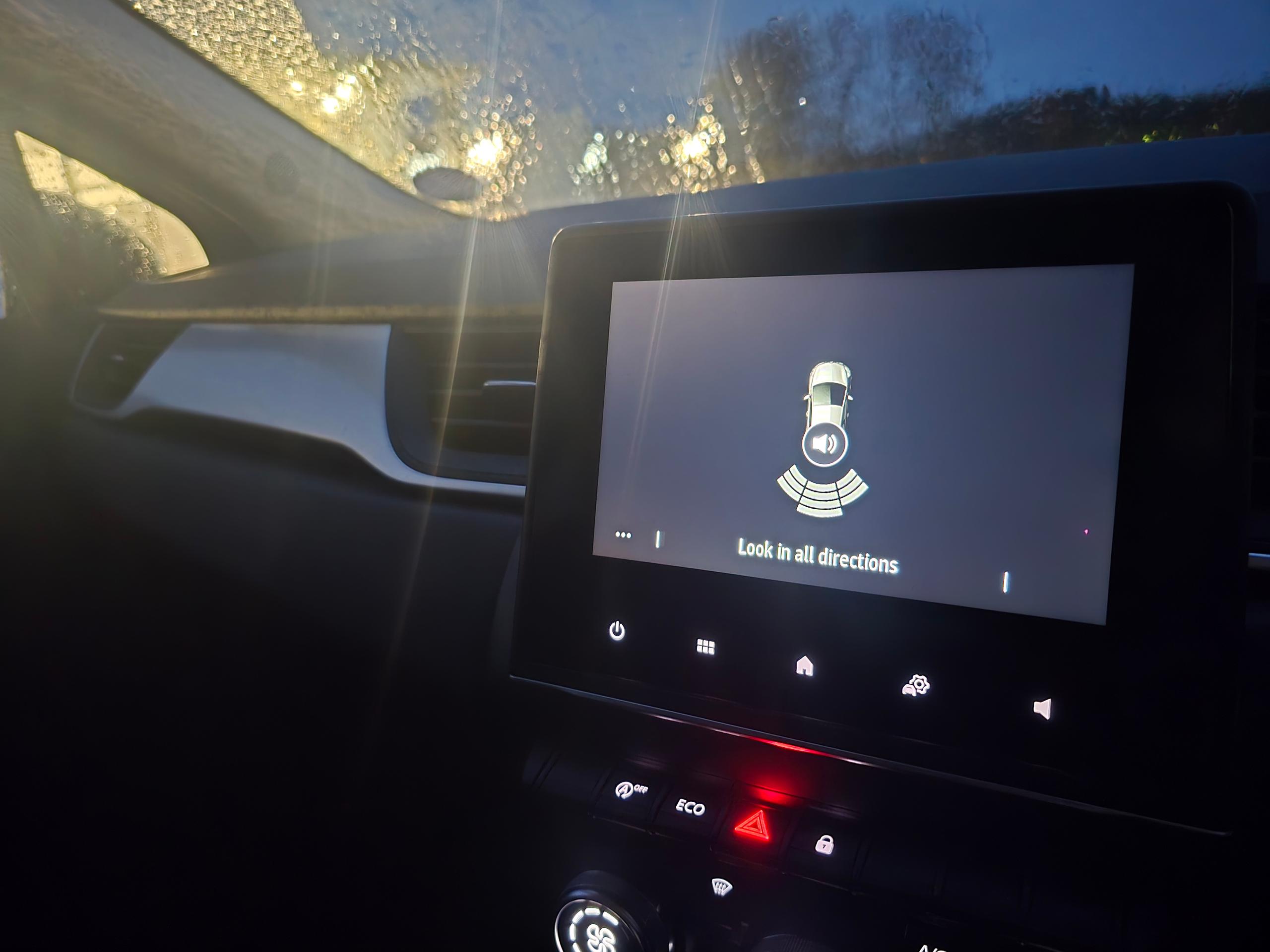 2023 Renault Captur thumbnail 9