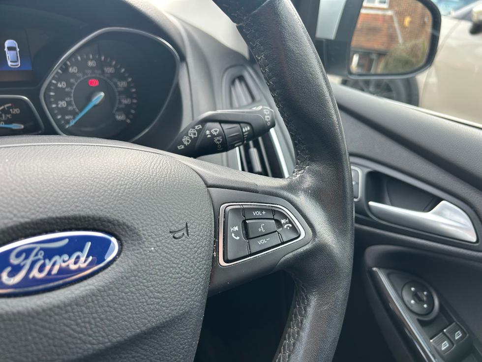 Ford Focus Photo b748c55f-be76-473e-89c3-a56750b9d24c.jpeg